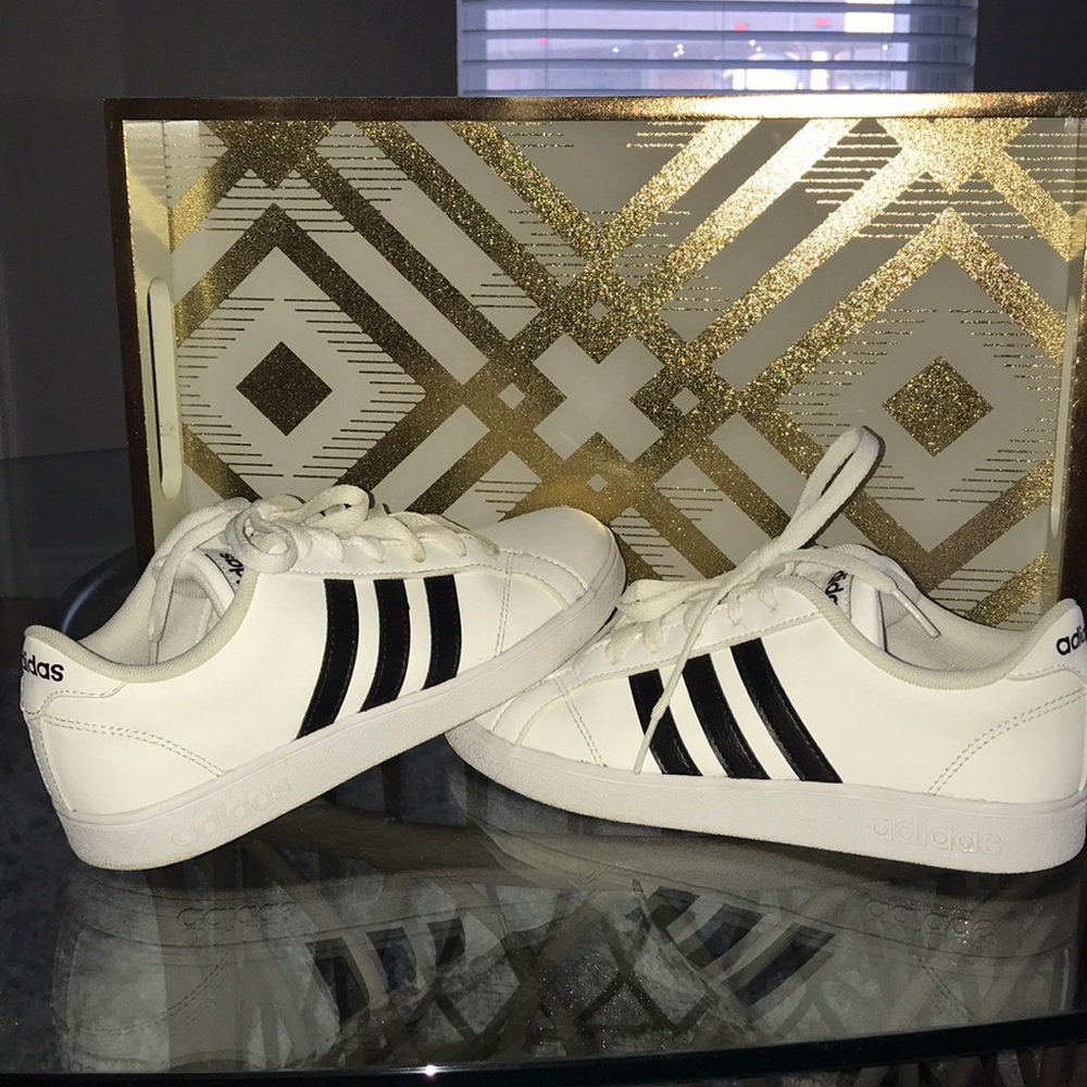 Addidas classic sneakers